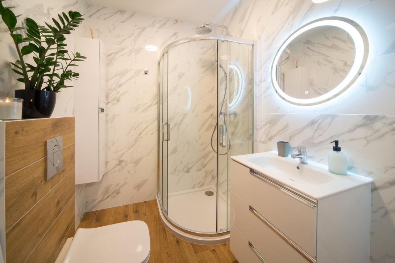 Maya'S Flats & Resorts 49 - Spacious 3 Rooms Apartment In Szafarnia Gdańsk Exterior foto